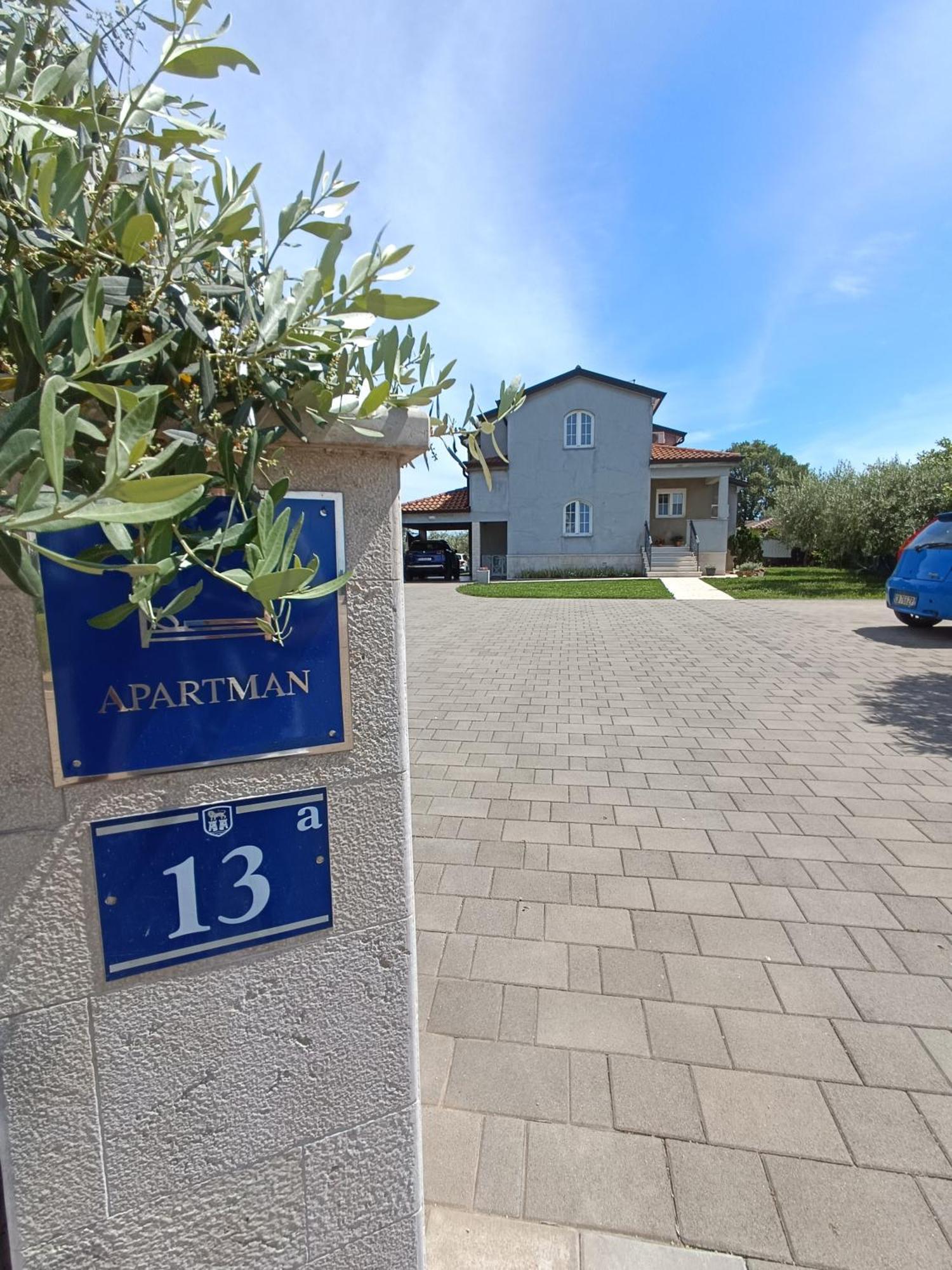 Apartman Ika Умаг Экстерьер фото